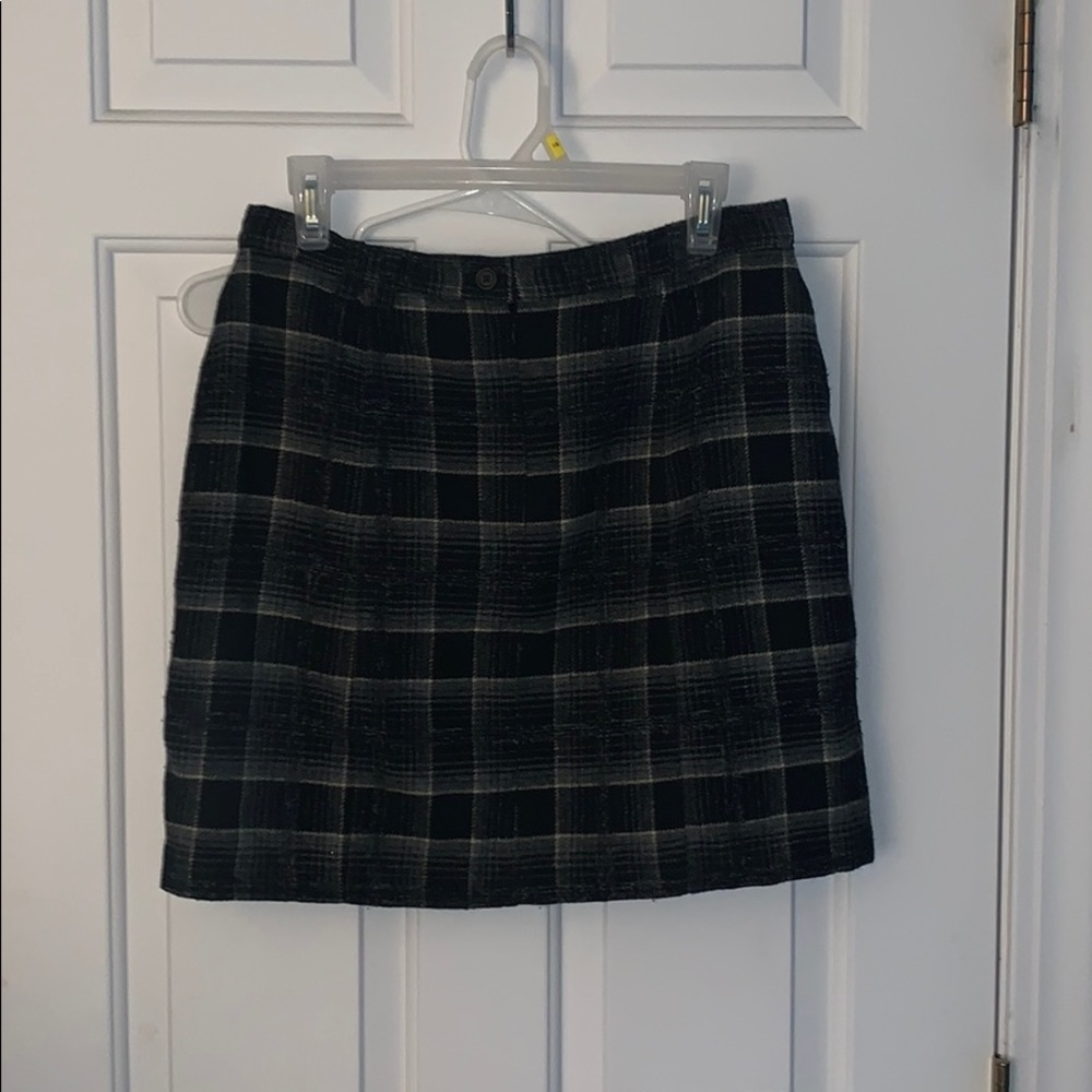 Black and grey plaid skirt tweed material